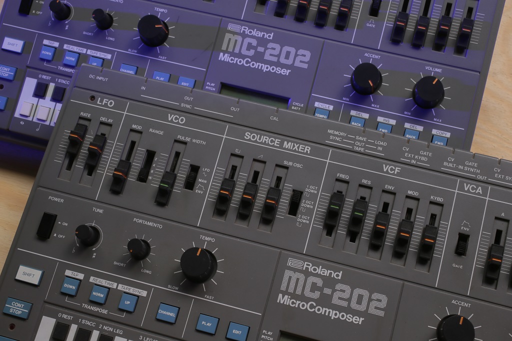 Roland MC-202