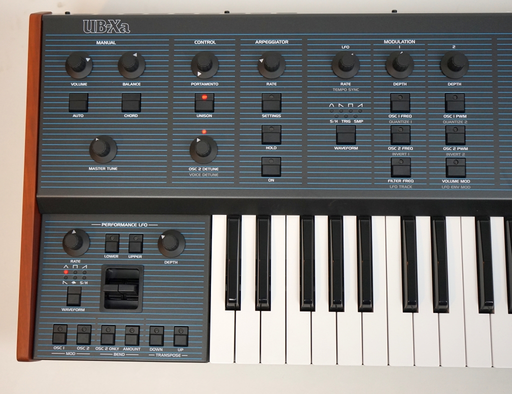 Behringer UB-Xa synthesizer lever osc